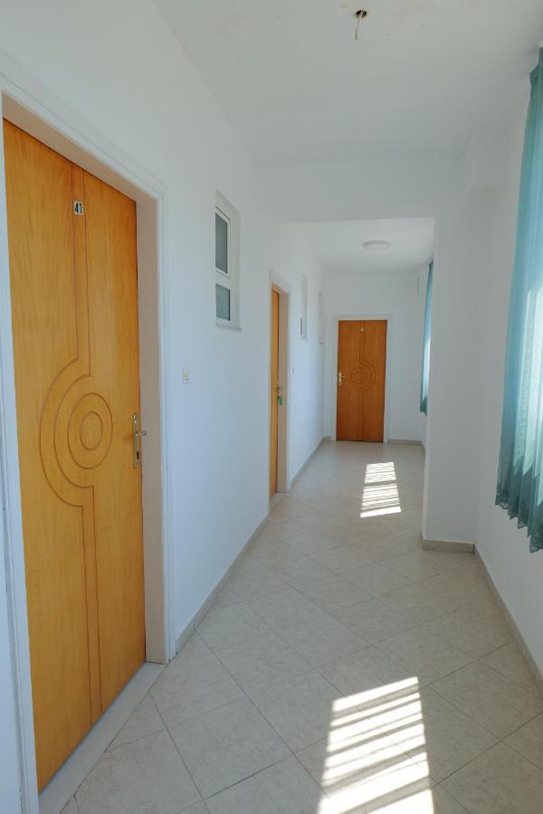 Eden Hotel Sarandë Esterno foto