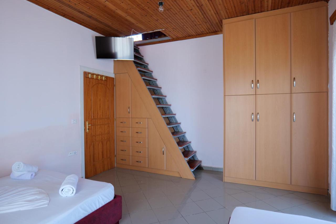 Eden Hotel Sarandë Esterno foto