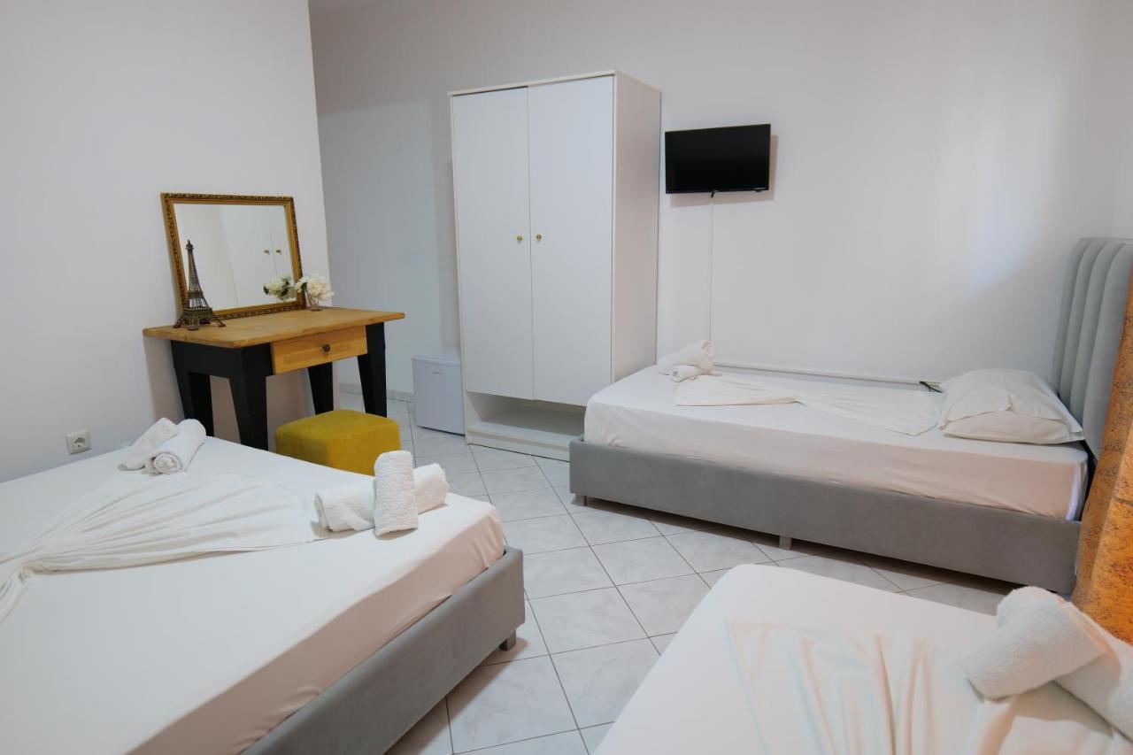 Eden Hotel Sarandë Esterno foto