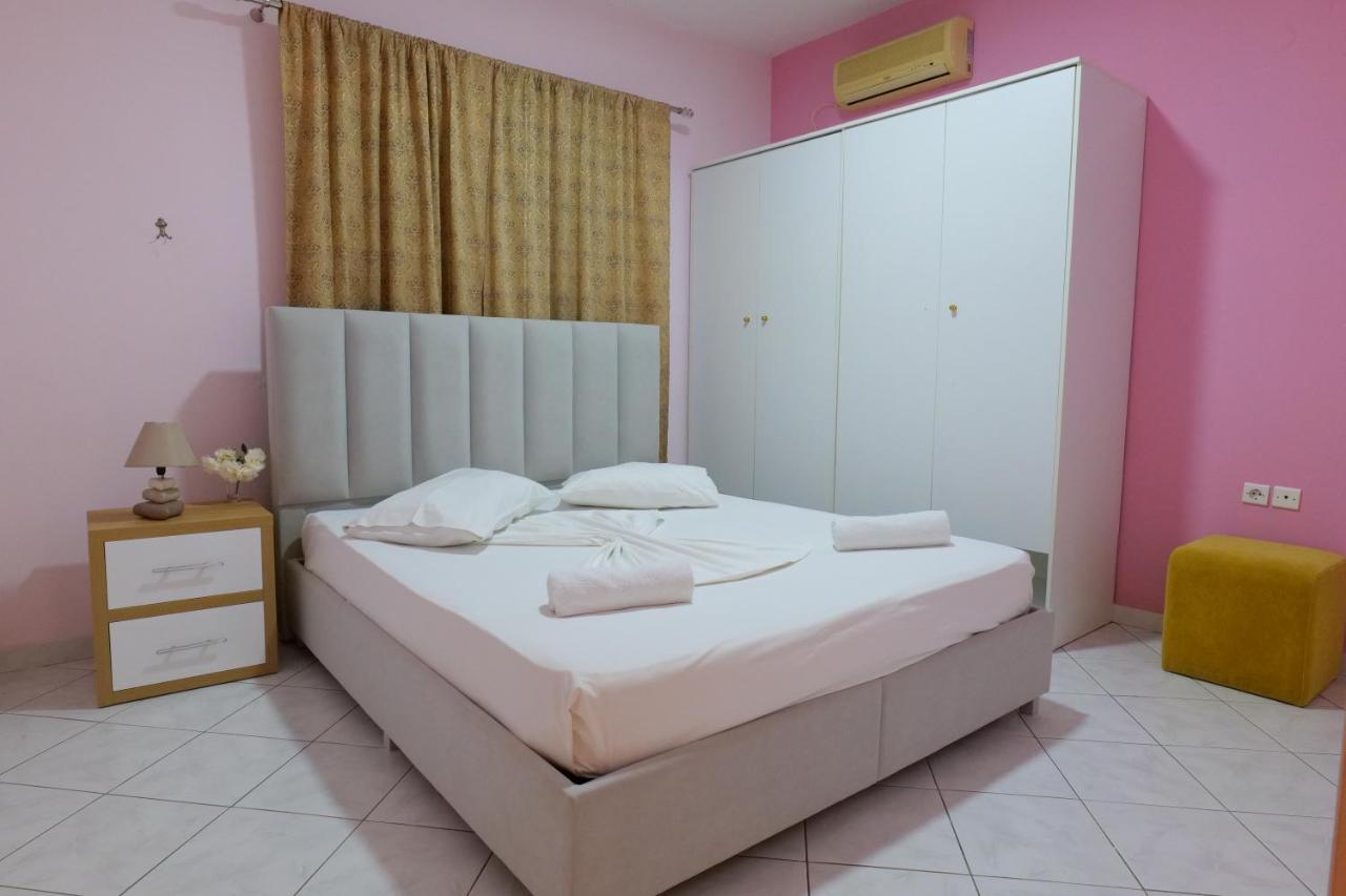 Eden Hotel Sarandë Esterno foto